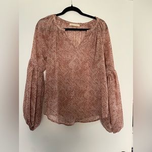Love Stitch size M Blouse